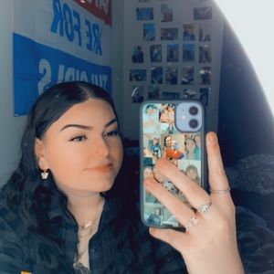 Meet your Posher, Emilie